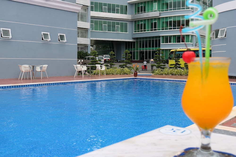 Ninh Kieu Riverside Hotel 65/70