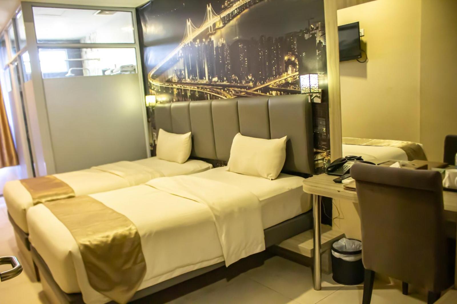 غرفة بسريرين منفصلين، OS Hotel Tanjung Uncang Batam 2/5