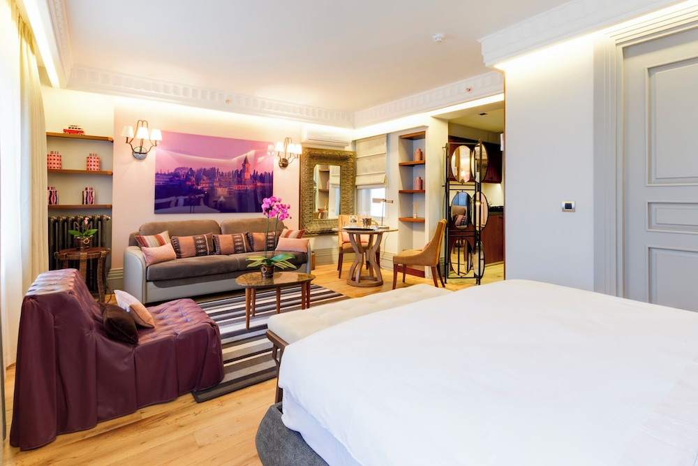 Ravouna 1906 Suites - Special Class Adults Only 17/45