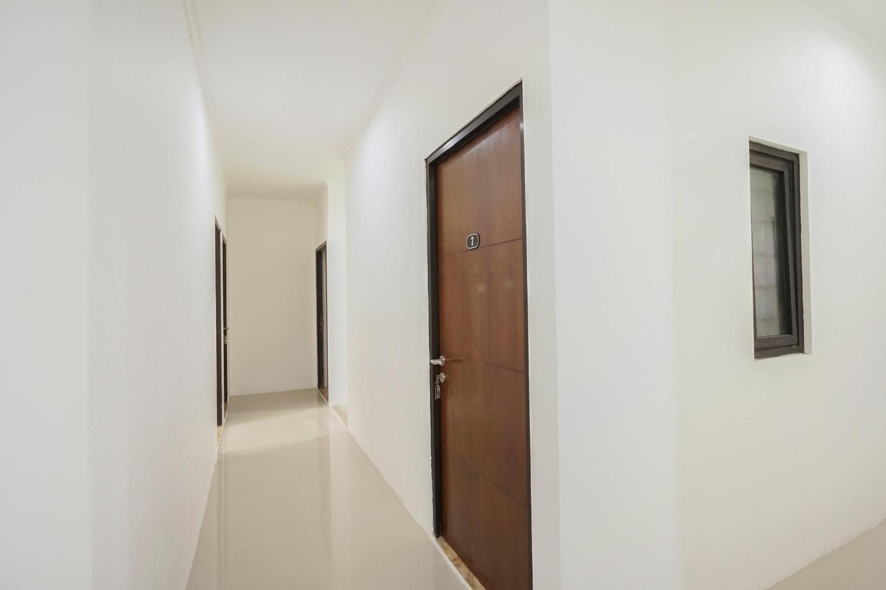 OYO 2183 Cibeureum Residence Near Rumah Sakit Rajawali (ex OYO 2183 Cibeureum Residence) photo3