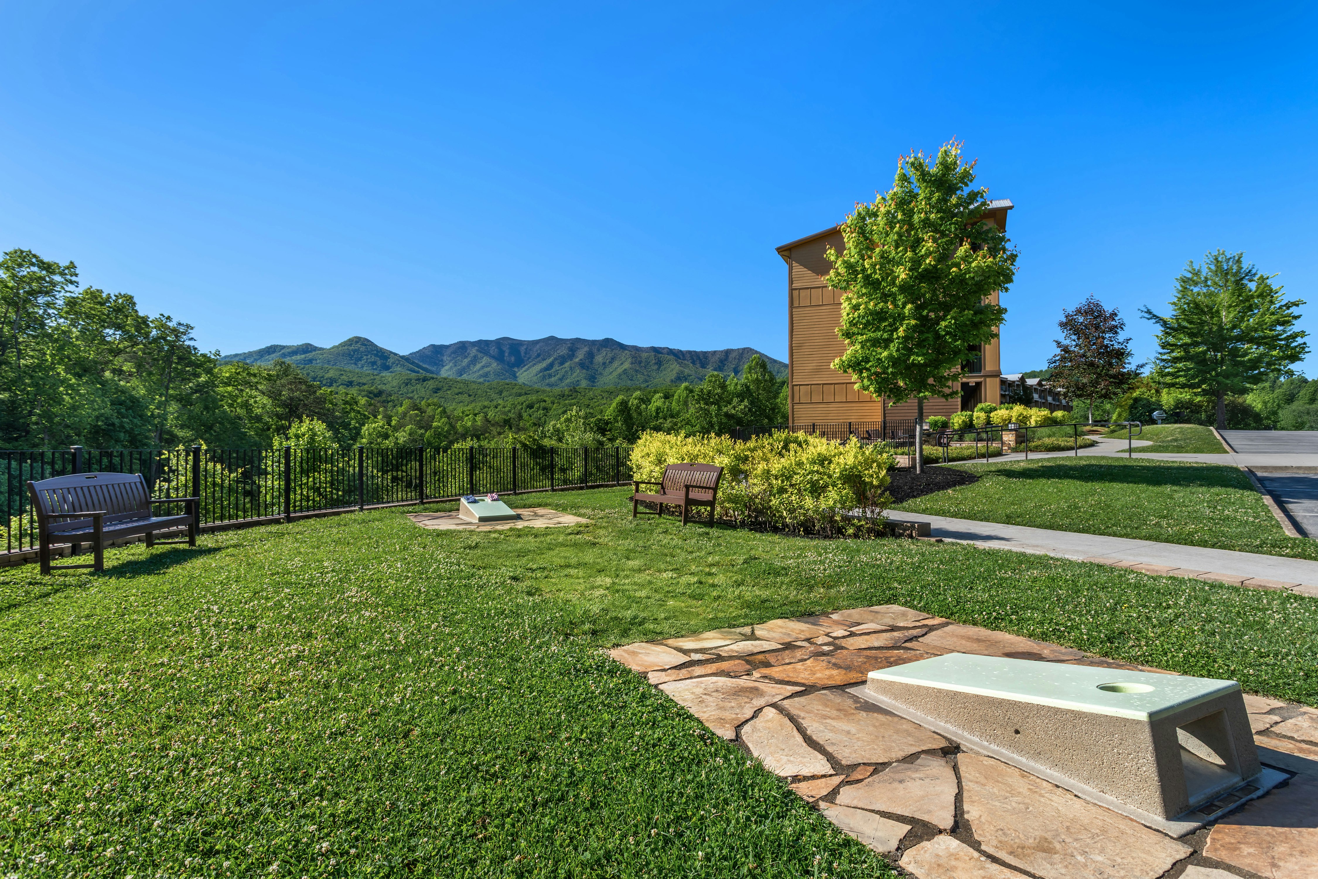 Hilton Vacation Club MountainLoft Gatlinburg 32/42