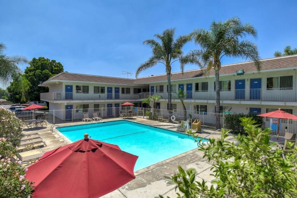 Motel6 Jurupa Valley, CA - Riverside West 8/44