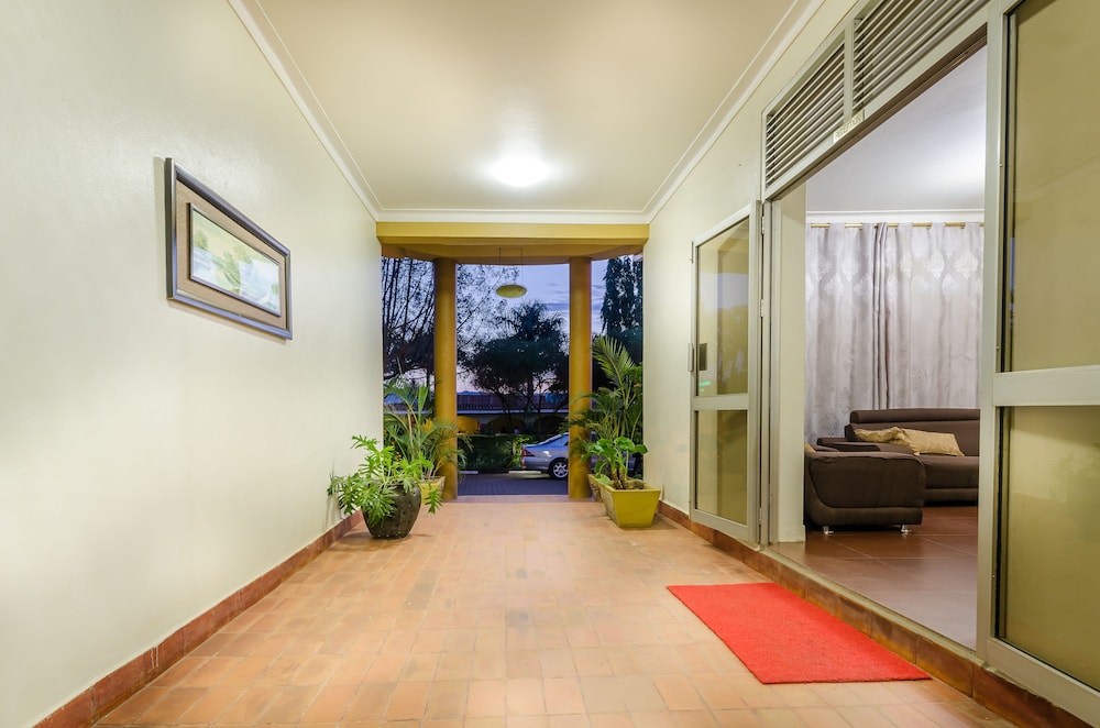 Victoria Travel Hotel 33/50