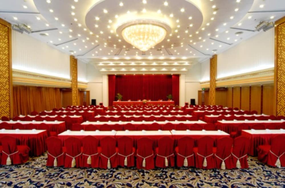 Tianjin Ocean Hotel 49/58