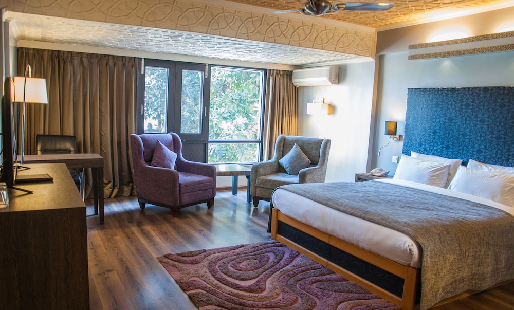 Ahdoos Hotel 3/10