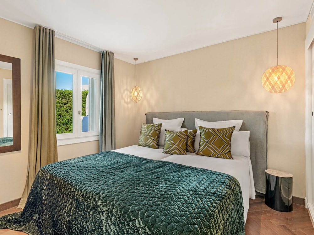 2 BEDROOMS, DELUXE, BUNGALOW, KING AND TWIN BEDS, TERRACE