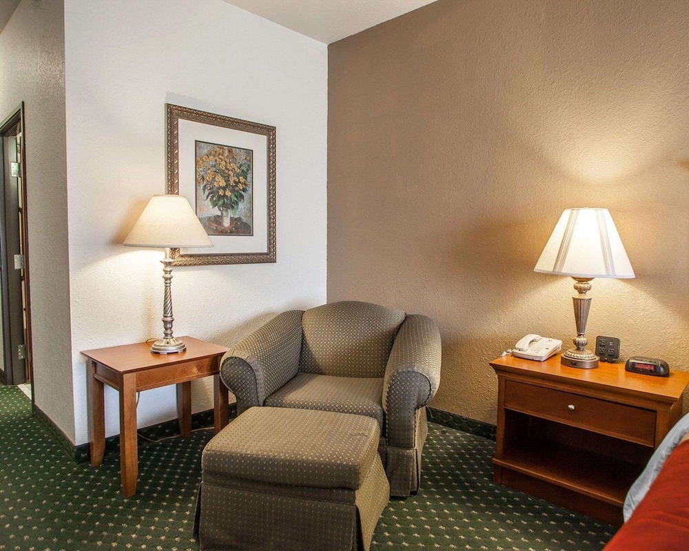 Comfort Inn and Suites Davenport Quad Cities 32/41