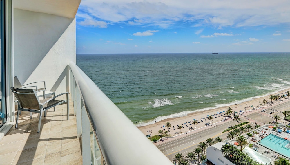 Beach House Fort Lauderdale, a Hilton Resort 38/77