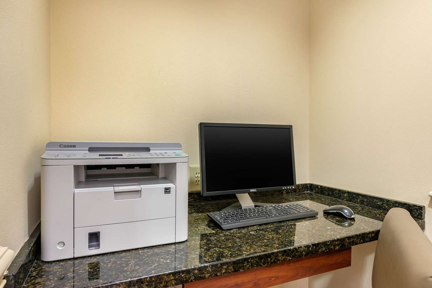 Comfort Inn & Suites Fort Myers Airport 22/26