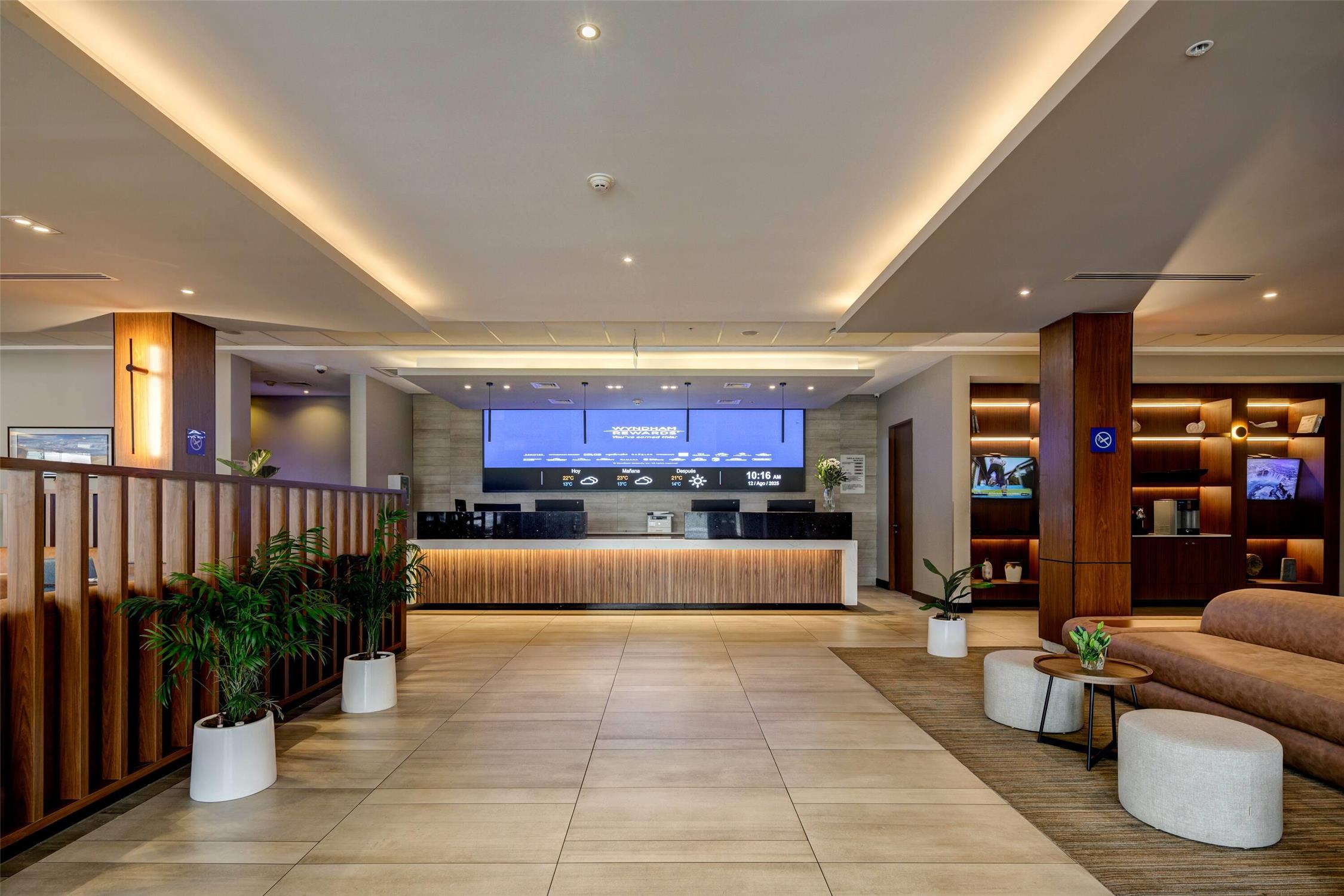 Wyndham Santiago Aeropuerto 11/79
