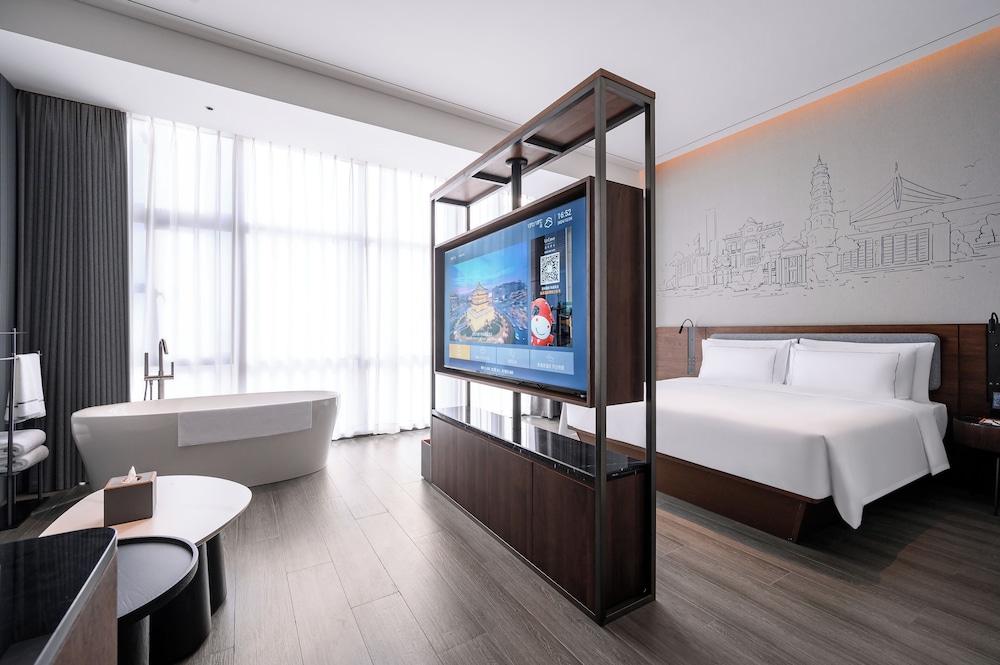 UrCove by Hyatt Shantou Zhugang New Town 7/13