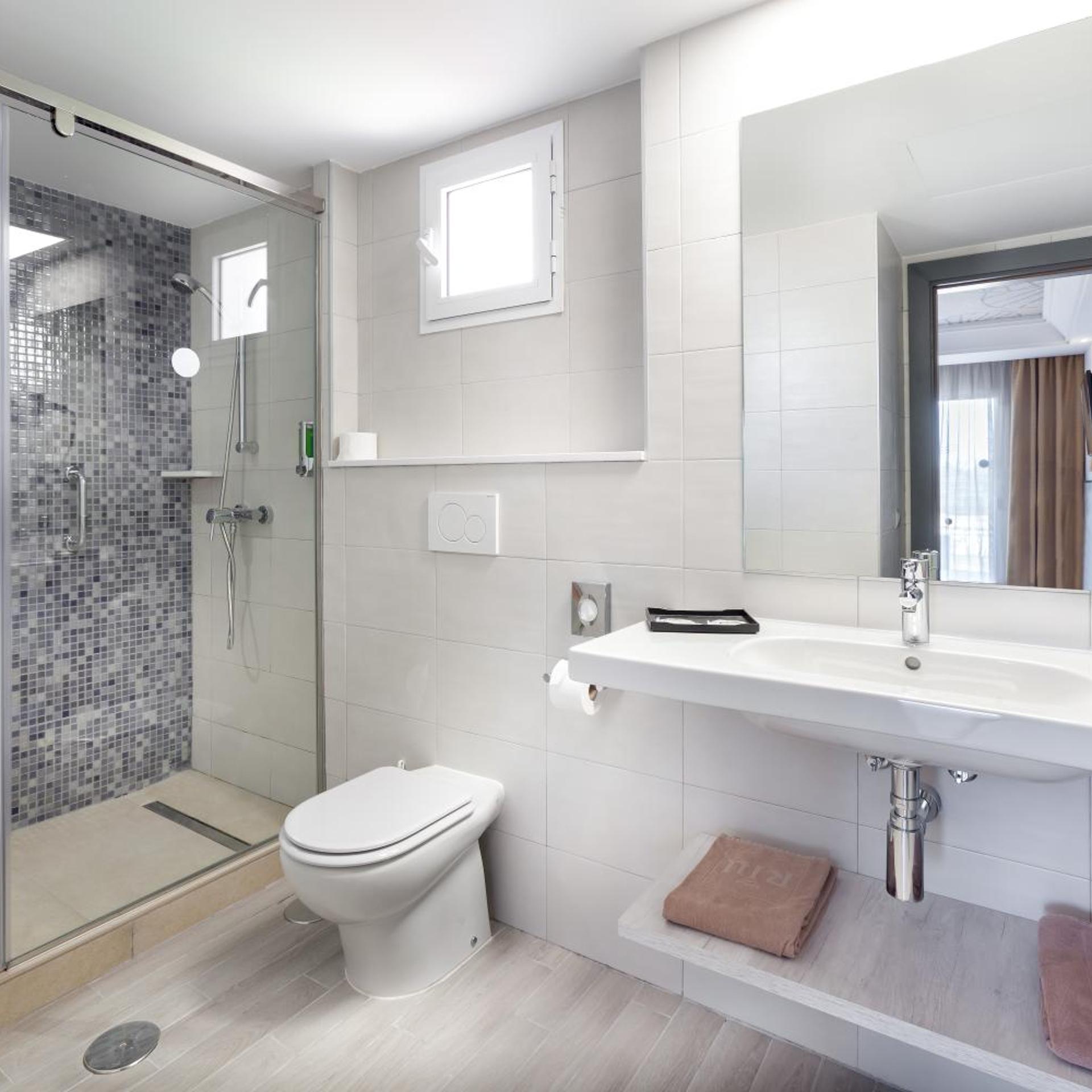 غرفة بسرير مزدوج بشرفة، Riu Chiclana 7/8