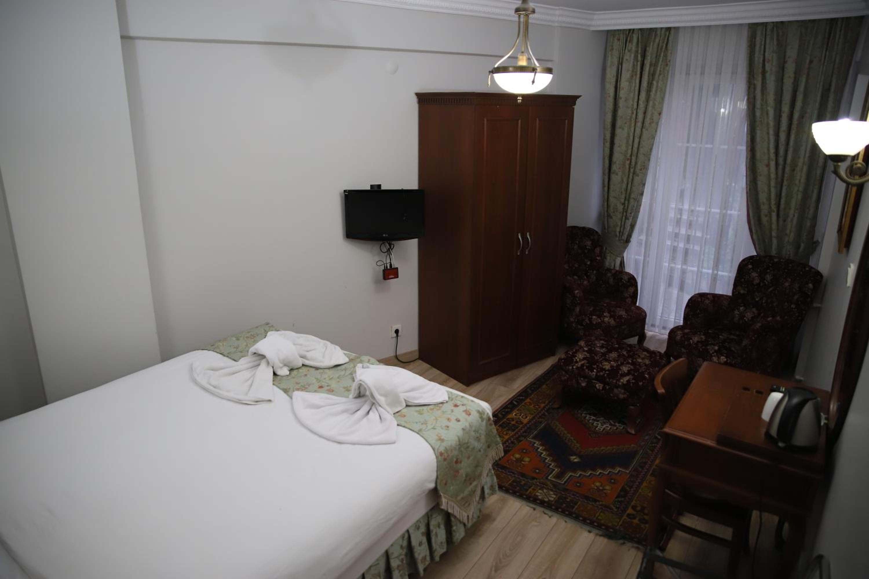 غرفة اقتصادية بسرير مزدوج، Basileus Hotel 3/9