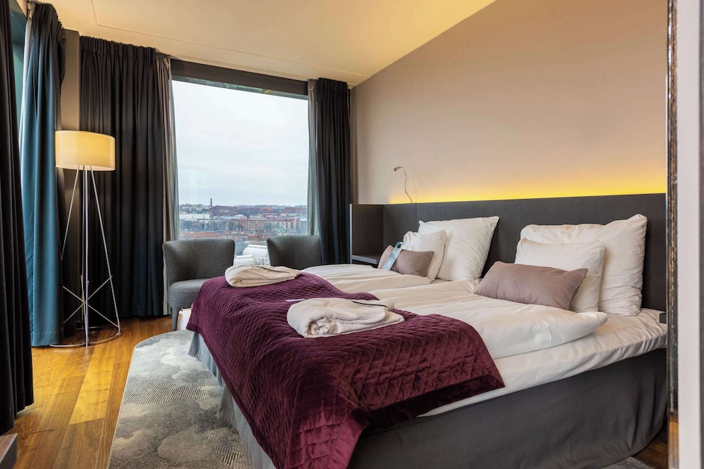 ROOM, DOUBLE BED, CITY VIEW