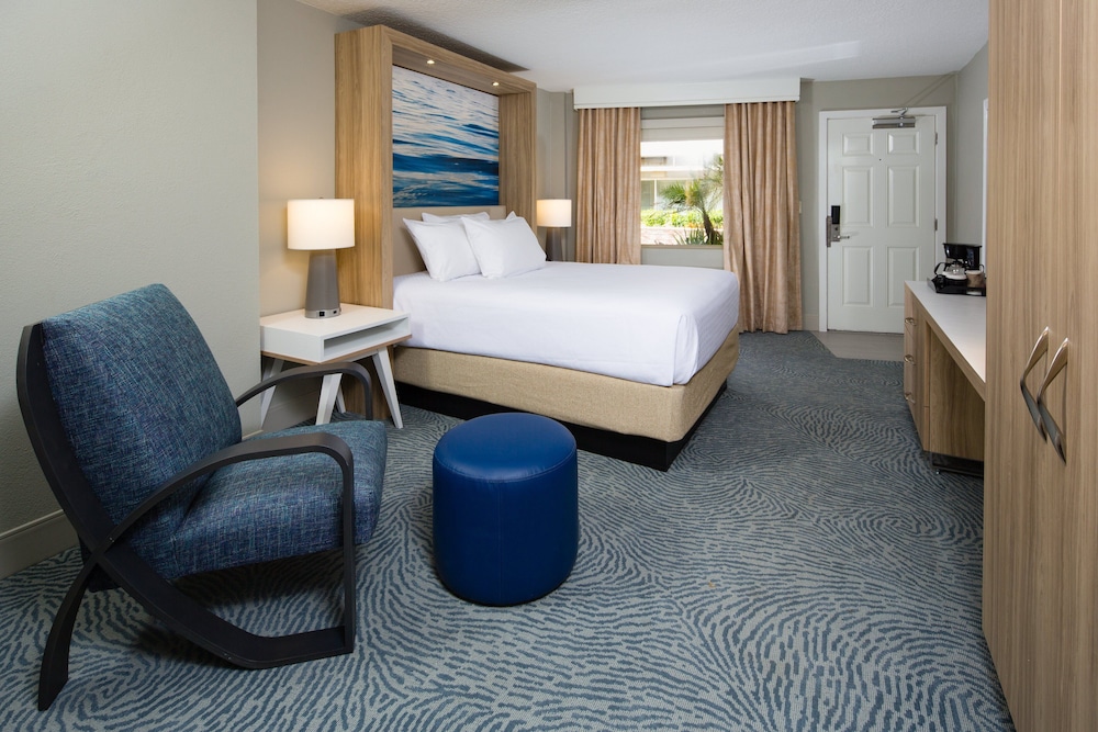 1 BEDROOM, SUITE