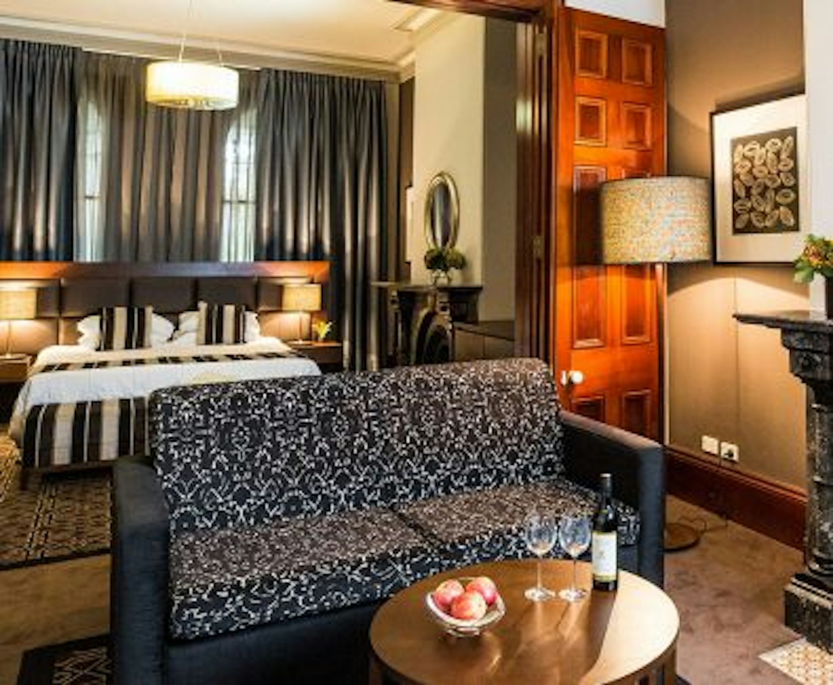 AVONMORE ON THE PARK BOUTIQUE HOTEL 37/39