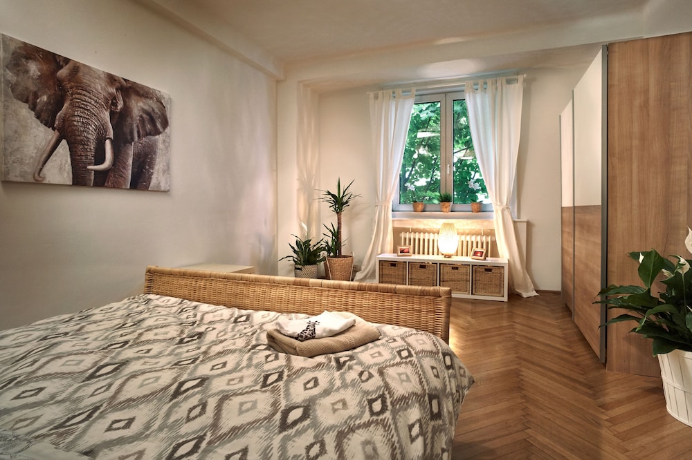 Opera City Center Apartments 26/50