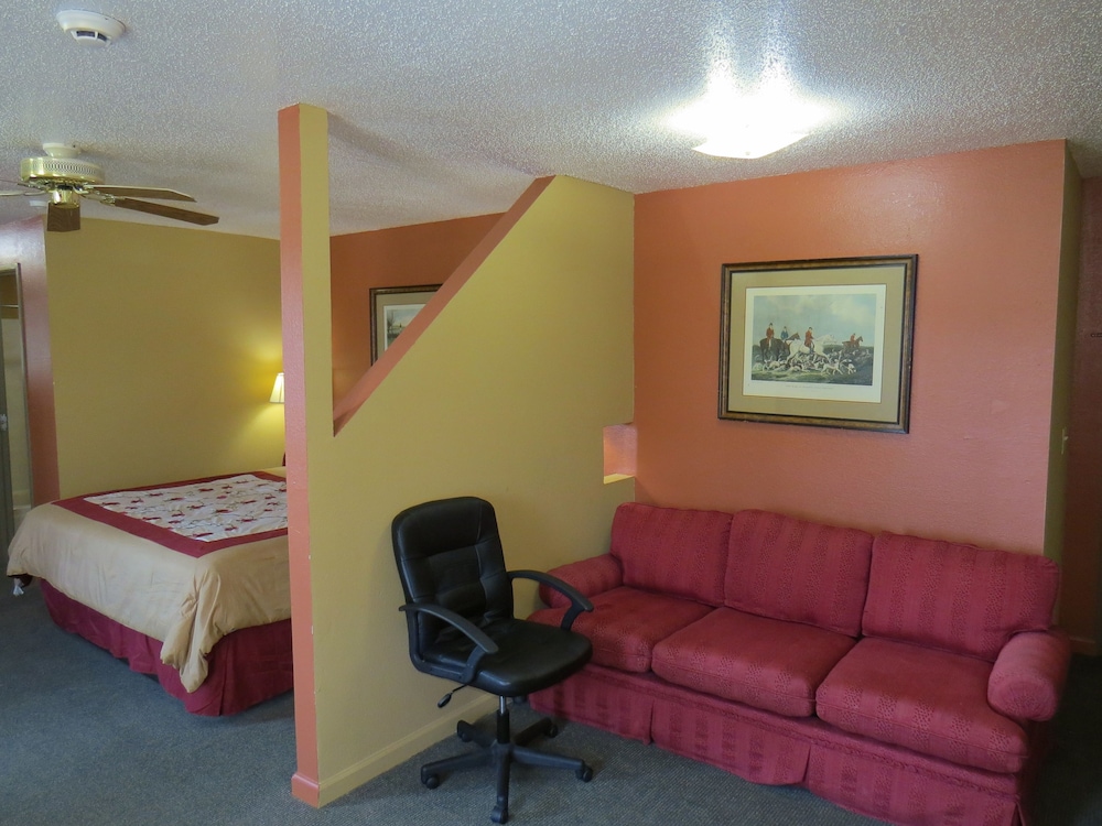 First Western Inn Caseyville 41/48