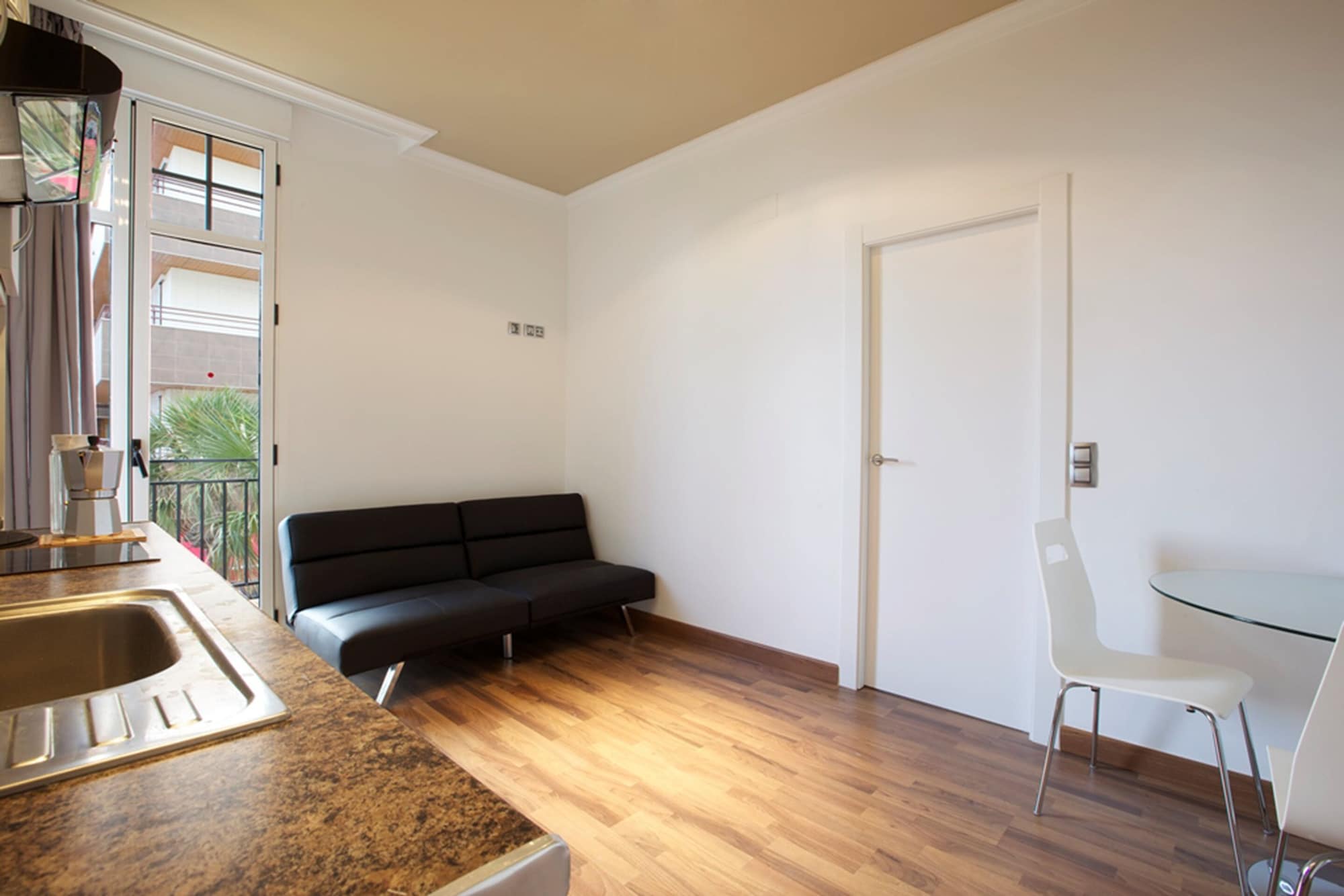 1 BEDROOM, APARTMENT, PARTIAL SEA VIEW, BALCONY