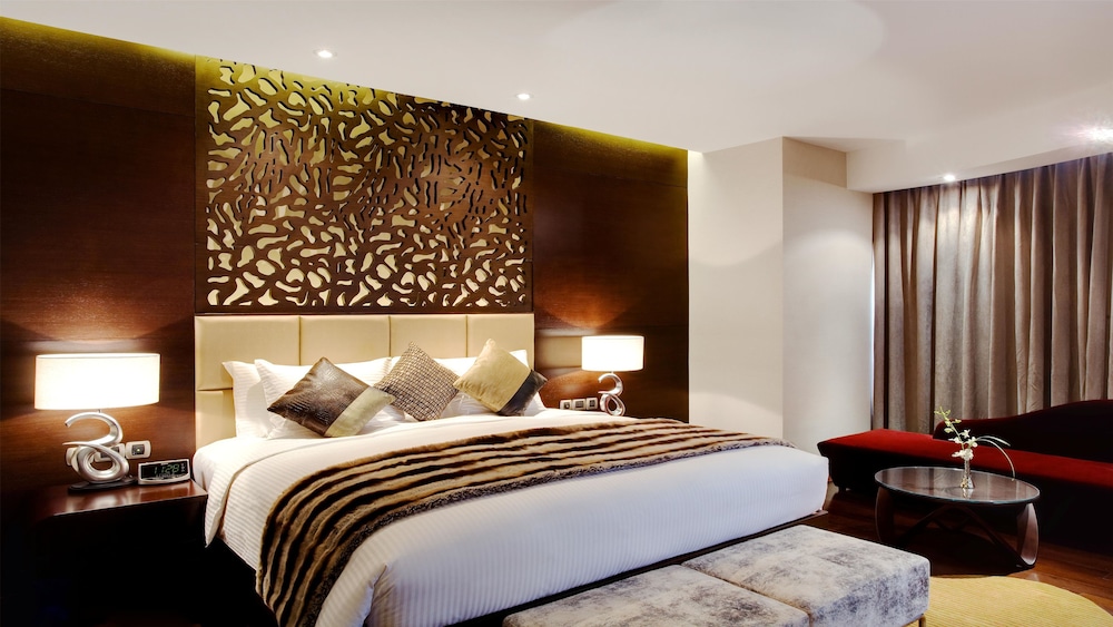 Crowne Plaza Shanghai 16/83