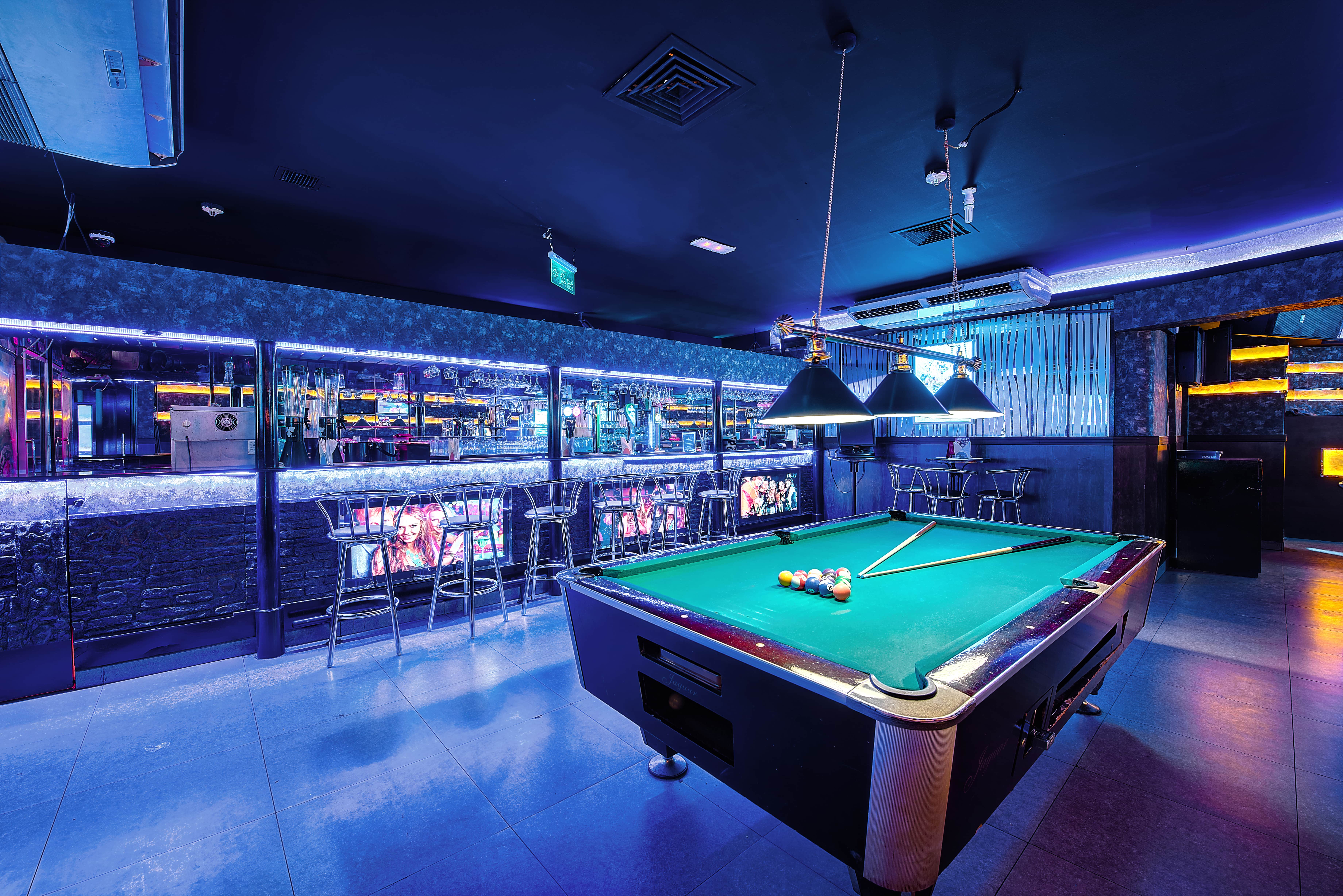swimming pool spa