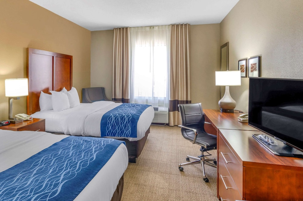 Comfort Inn & Suites Lynchburg Airport - University Area 10/40