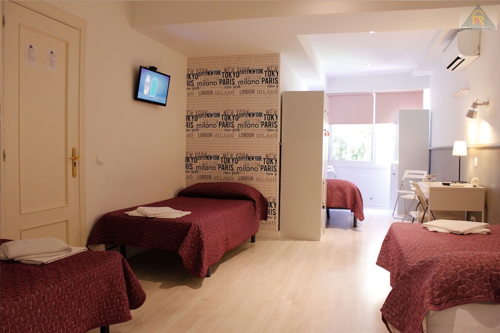 Far Home Hostel 54/71