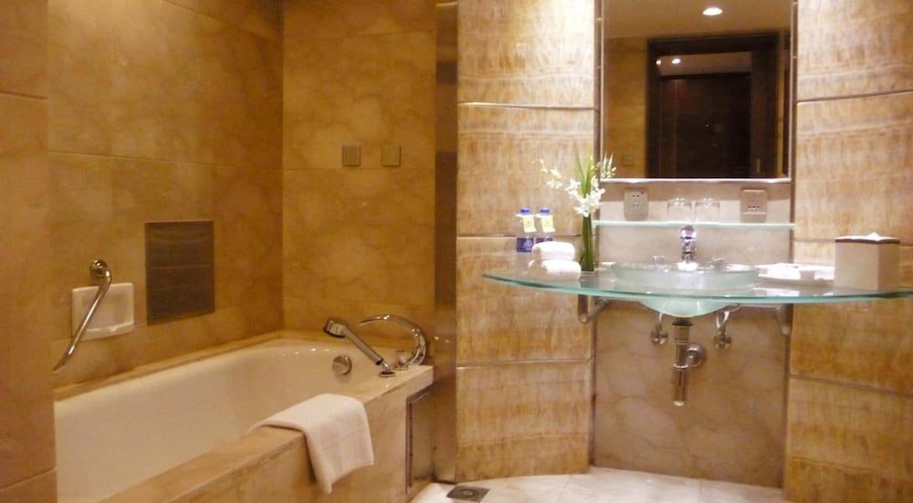 Luxemon Hotel Pudong Shanghai 38/39