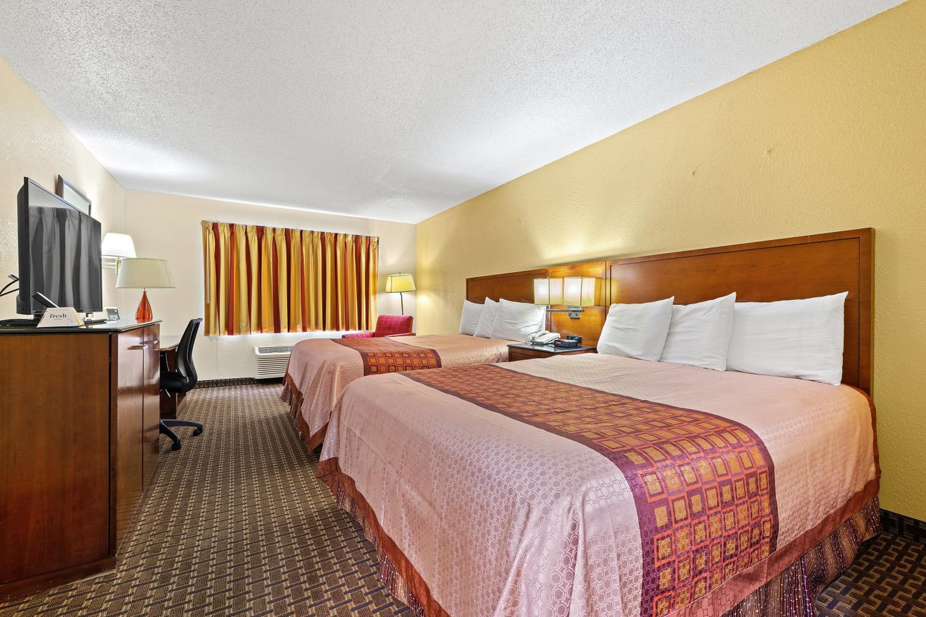 Geneva Motel Inn 5/26
