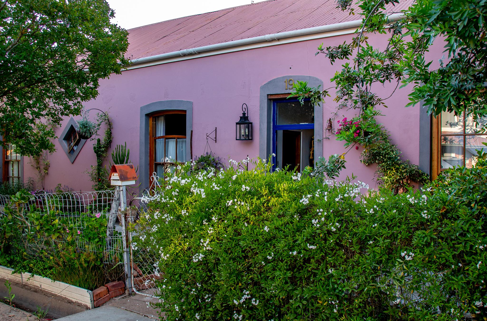 Ebonymoon Guest House & Studio 29/32