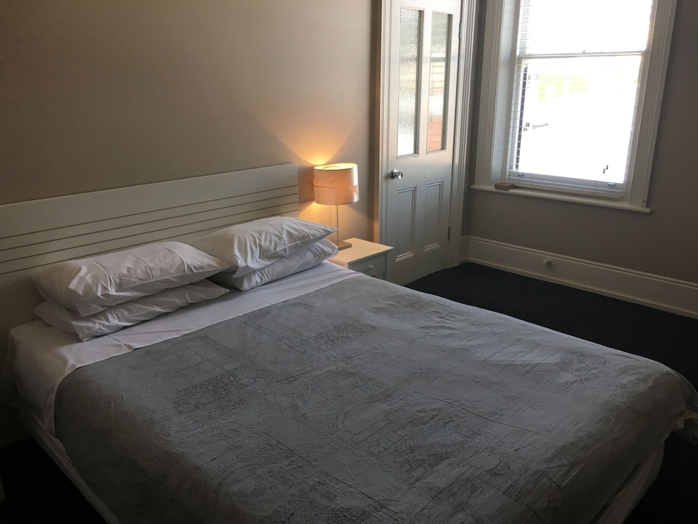 Sporties Hotel 7/25