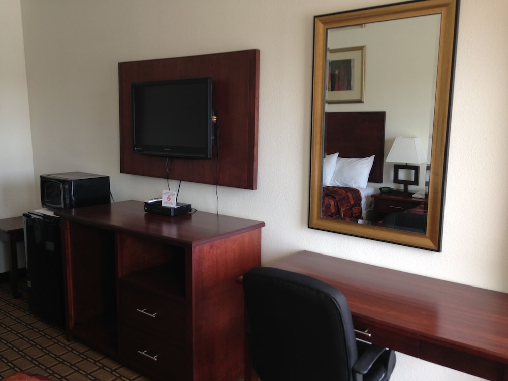 America Inn Suites 34/45