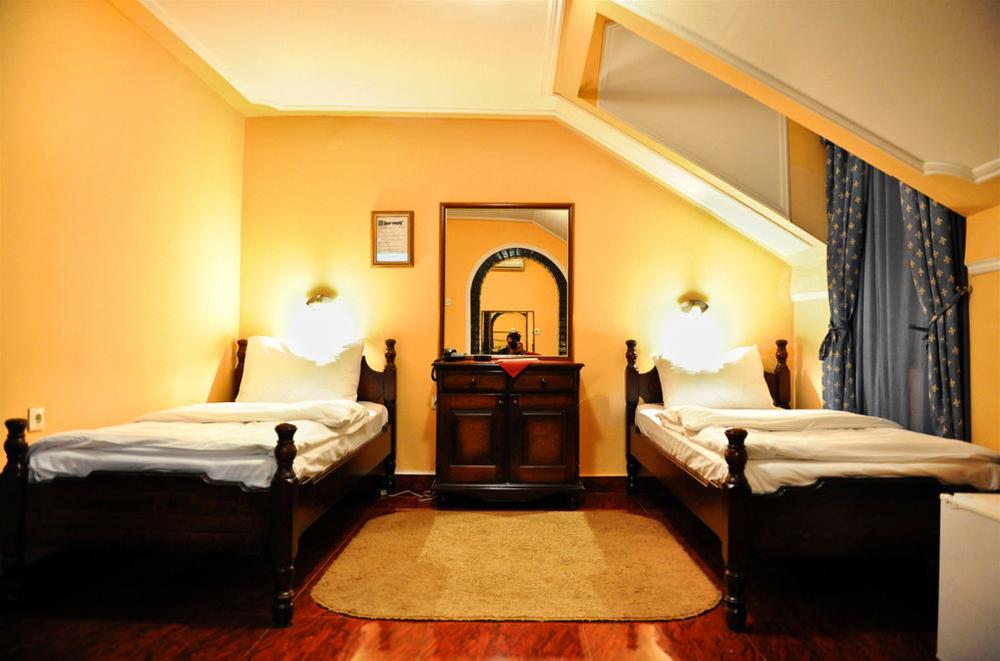 Room, Double Bed