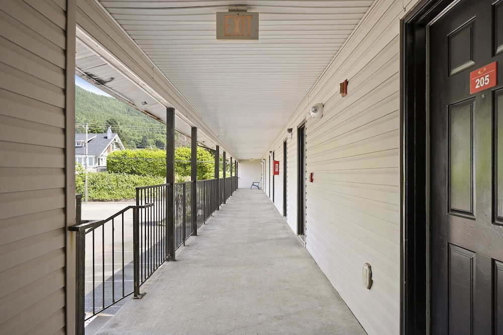 Econo Lodge 28/59
