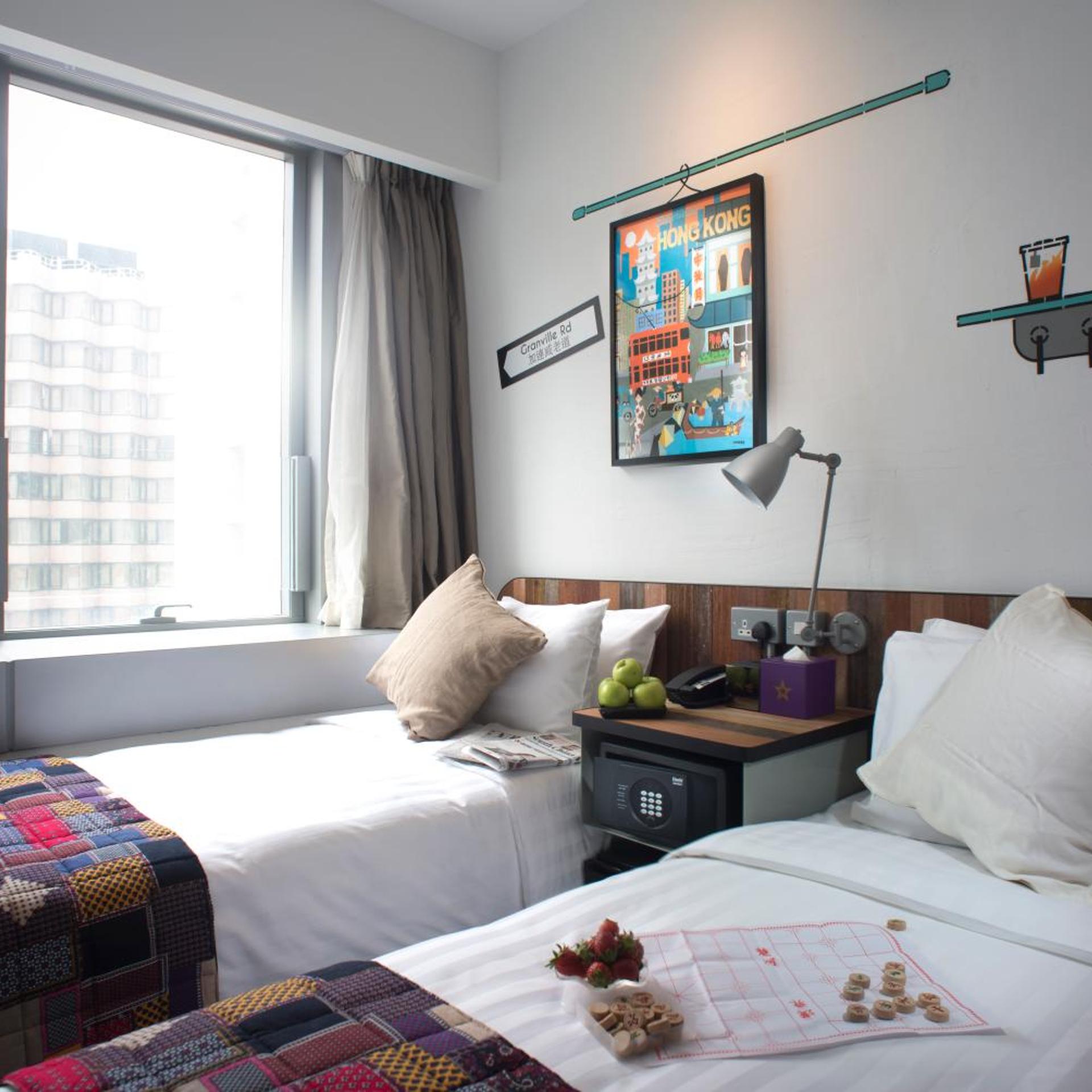 URBAN, TWIN BEDS