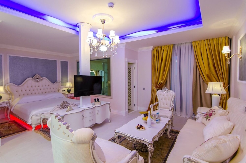 Phoenicia Royal 27/50