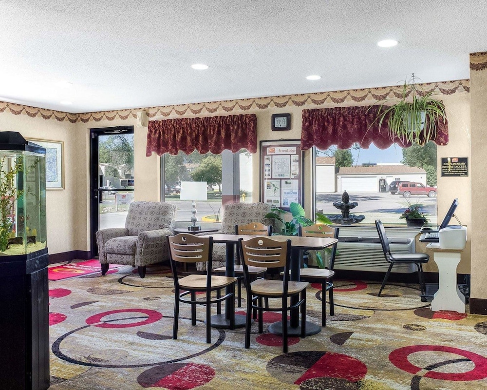 Econo Lodge Grand Forks near University 30/39