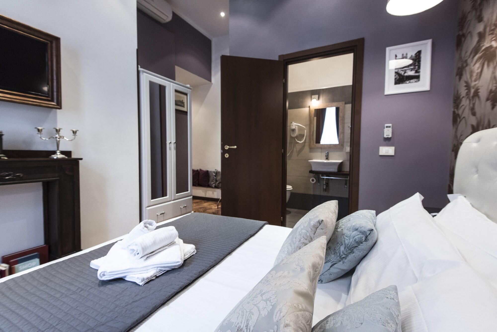 SUPERIOR, DOUBLE BED
