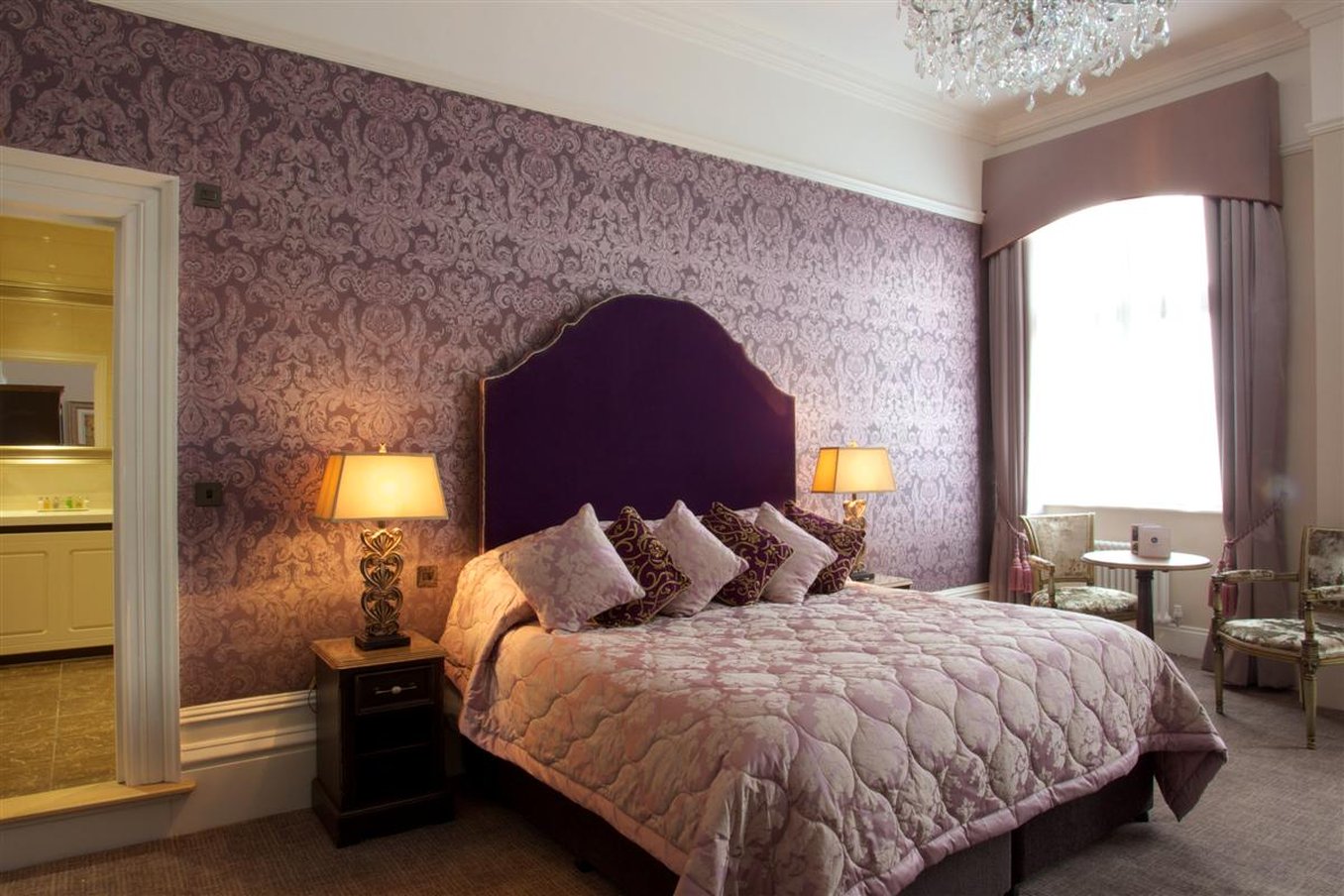 Feature, Double Bed