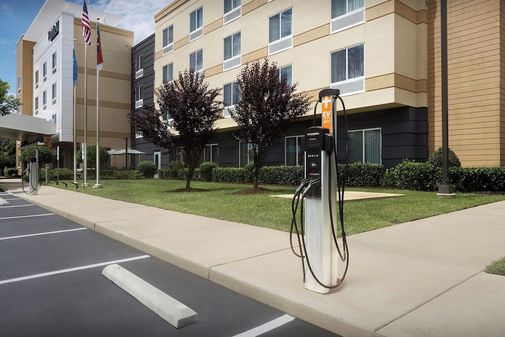 Fairfield Inn Suites Fayetteville North 27/50