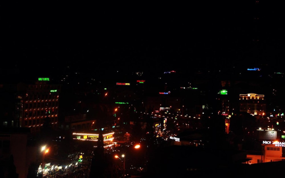Diamond Hotel 19/22