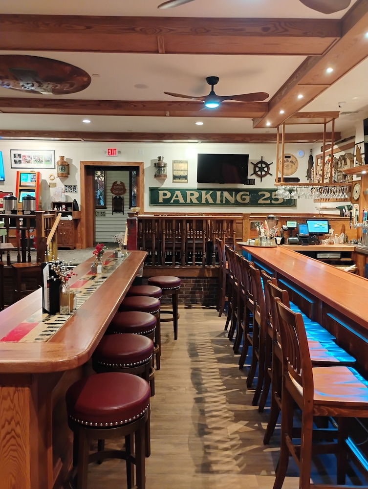 Lamie S Inn And the Old Salt Restaurant 54/73