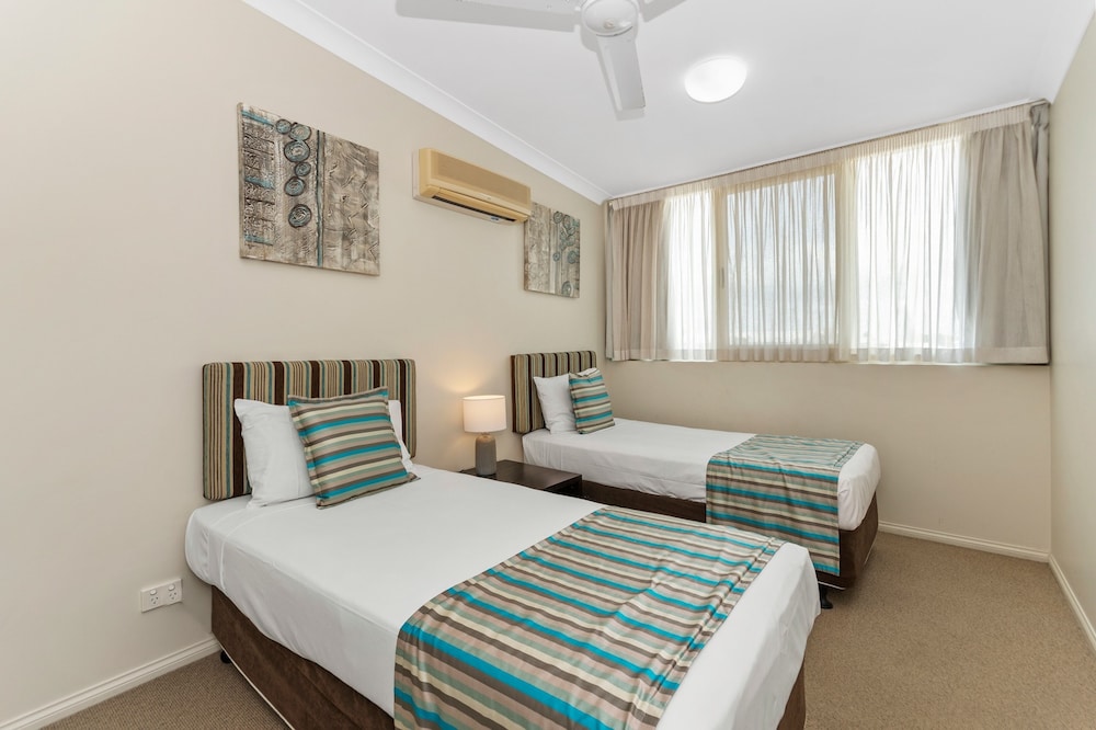 MARINERS NORTH HOLIDAY APARTMENTS 28/77