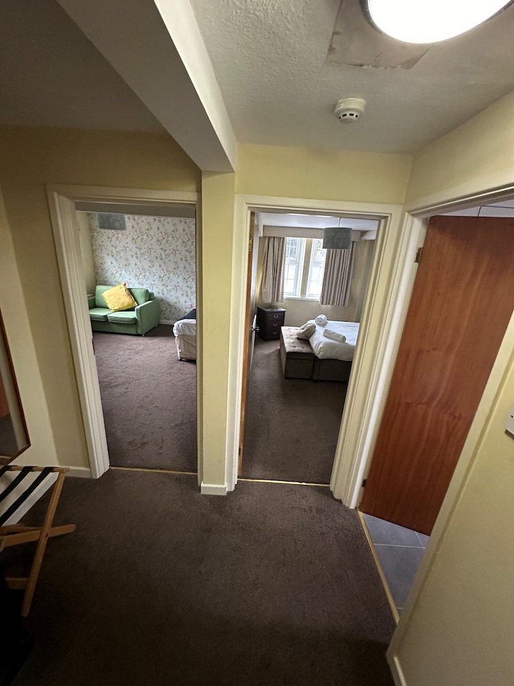 Pine Lodge Hotel & Restaurant Mansfield 25/48
