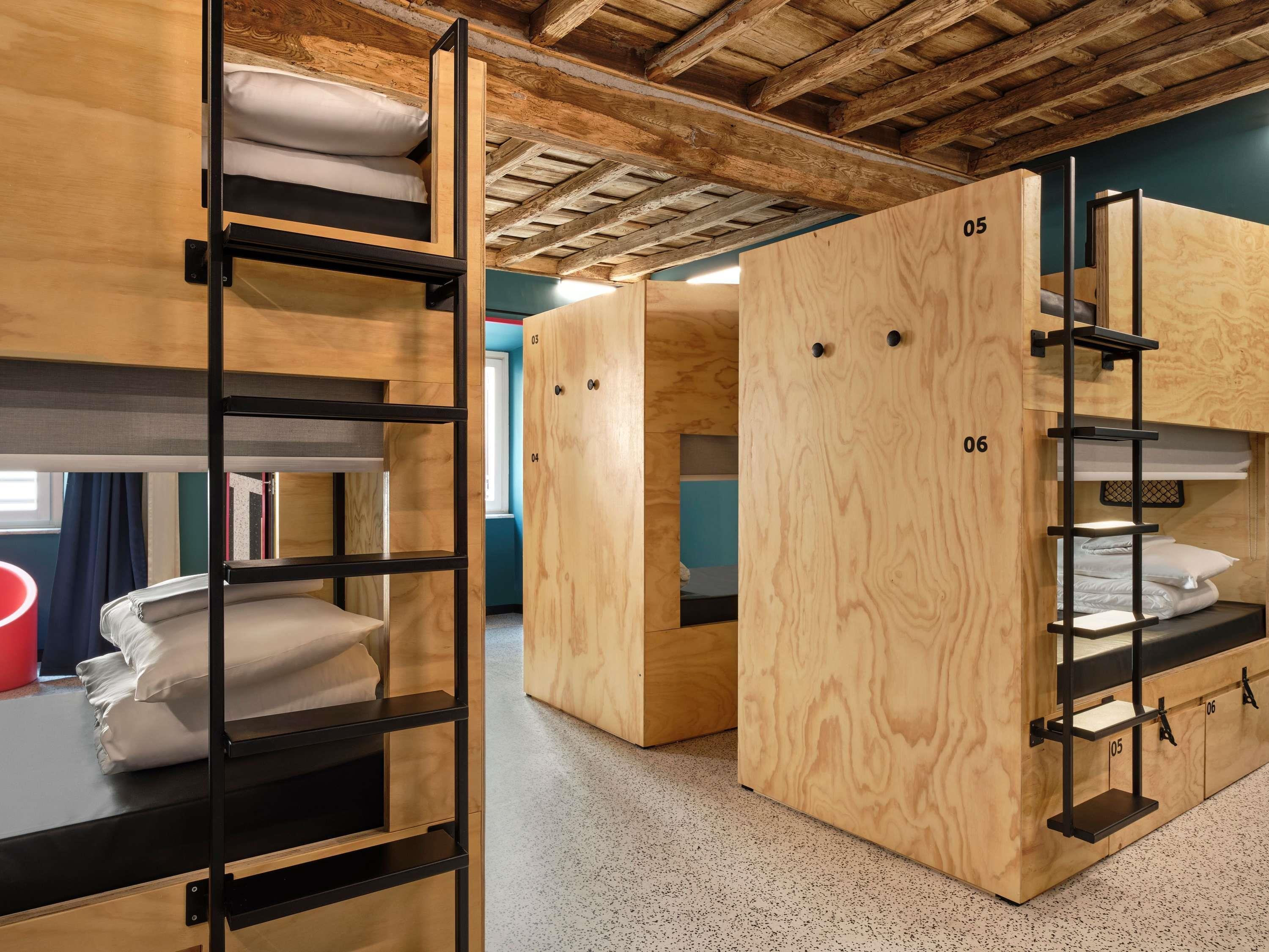 Female Dorm, Female Only
