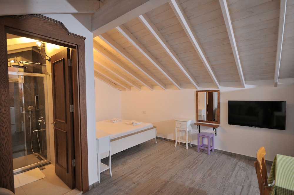Brothers Cesme Boutique Hotel 18/33