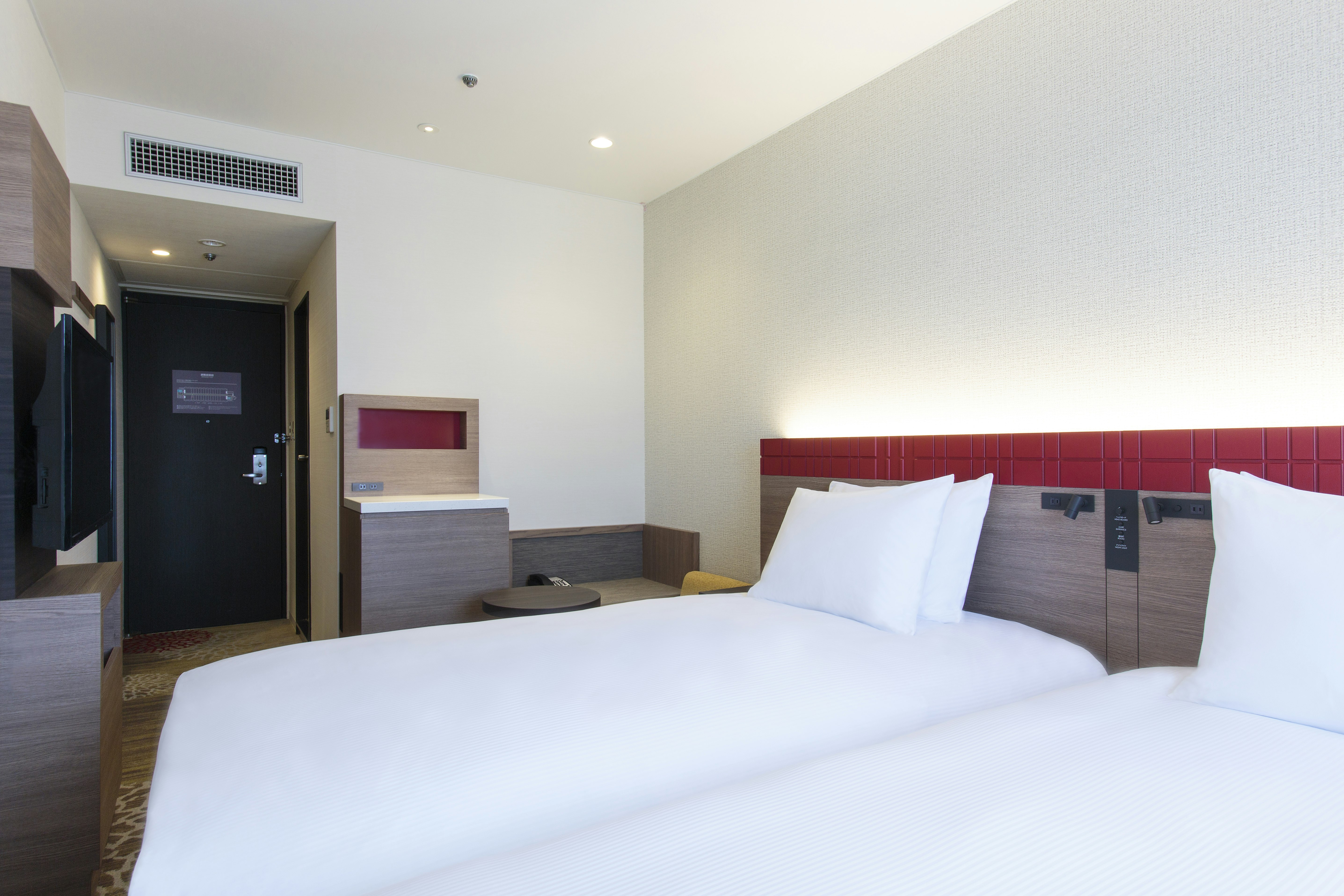 COMPACT, TWIN BEDS