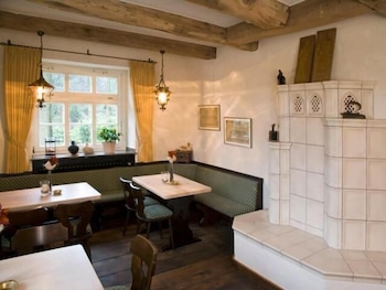 Waldhotel Nachtigall 28/38