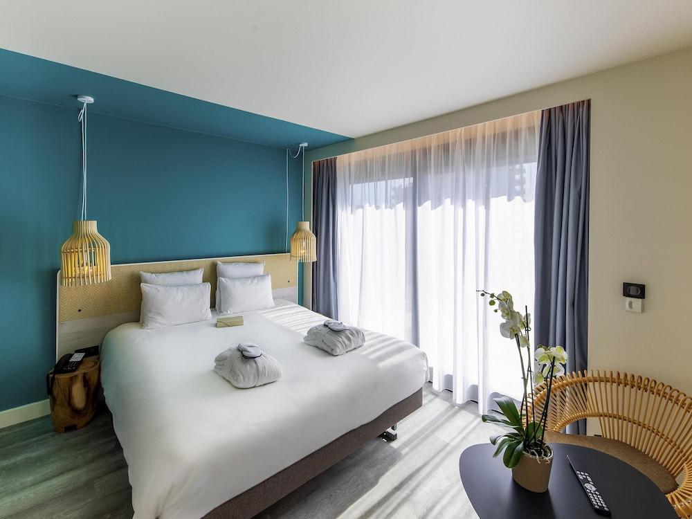 Riviera, Family Suite, King Bed, Sofa