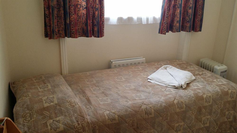 Palace Court Hotel 7/20